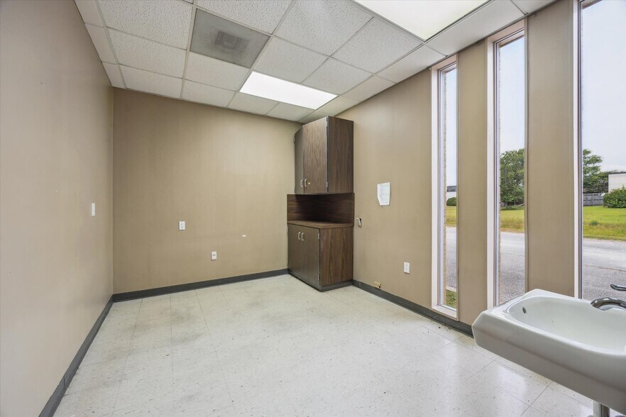 More Photos Of 6504 Memorial Dr, Texas City Medical For Sale