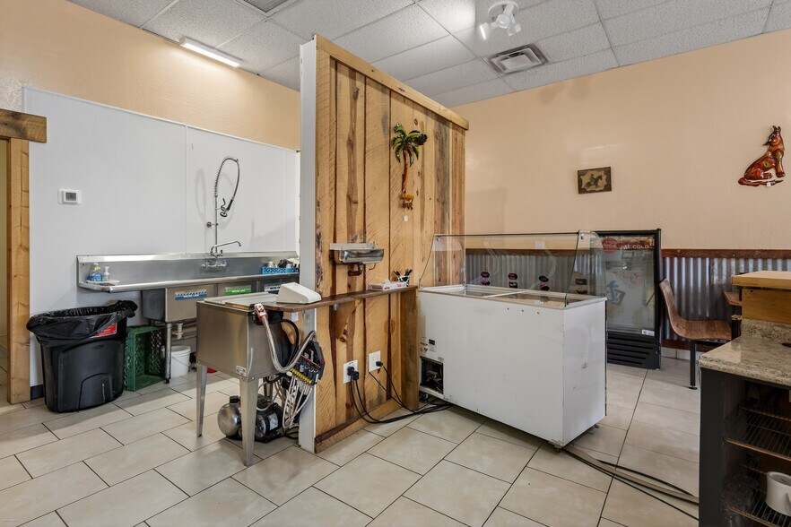 More Photos Of 545 S Main St, Camp Verde Storefront For Sale