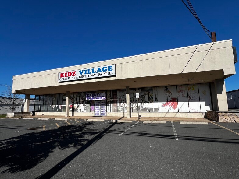 More Photos Of 507 King Georges Rd, Woodbridge Freestanding For Lease