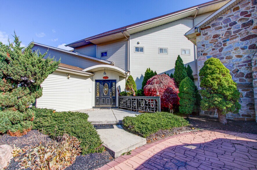 More Photos Of 6271 Batman Rd, Zionsville Specialty For Sale