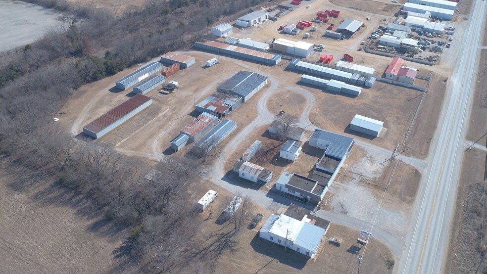 More Photos Of 3336 S Commerce St, Ardmore Self Storage For Sale