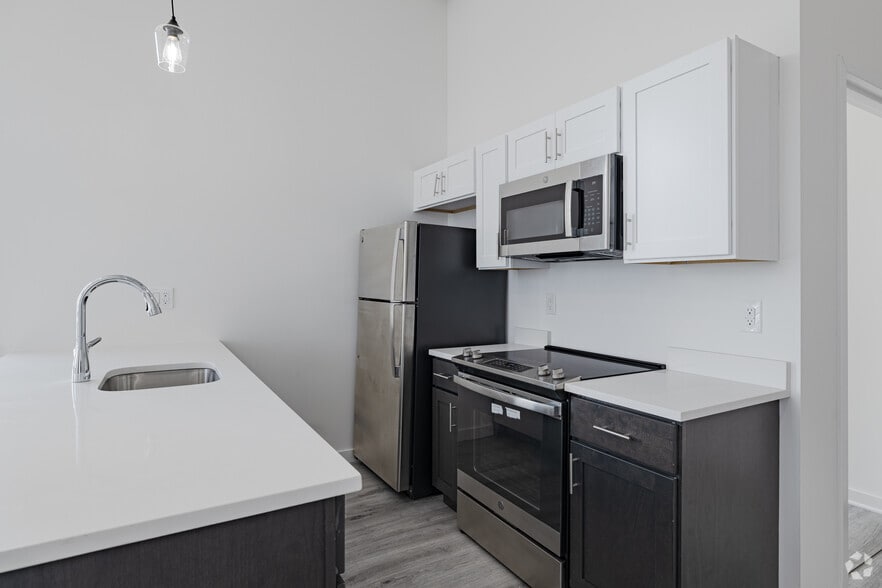More Photos Of 70 Roseville Ave, Newark Apartments For Sale