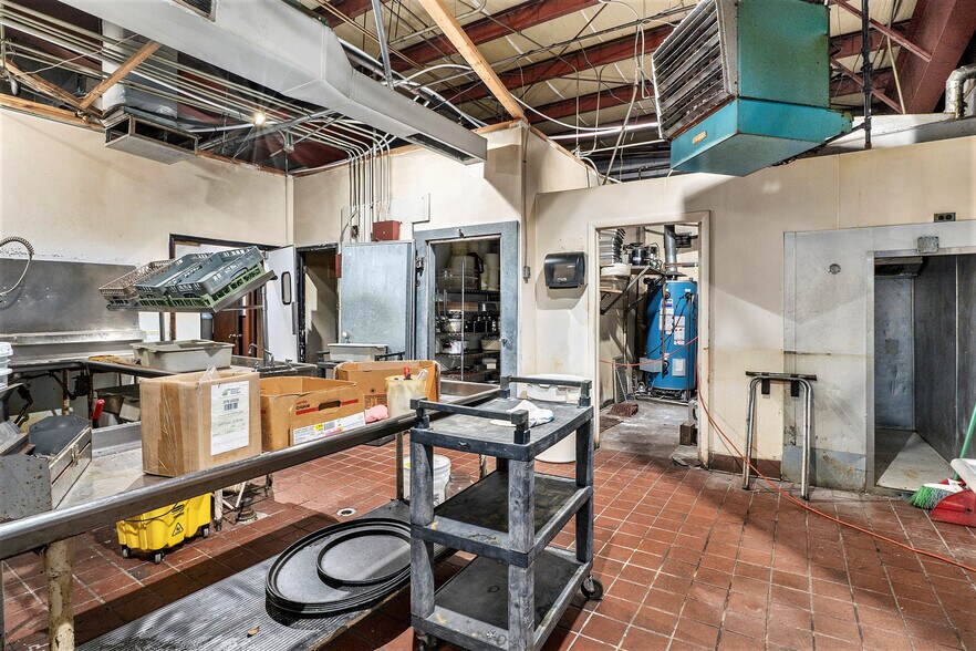 More Photos Of 2320 S Dort Hwy, Flint Restaurant For Sale