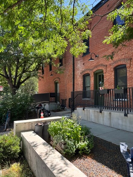 More Photos Of 2959 Franklin St, Denver Loft Creative Space For Lease