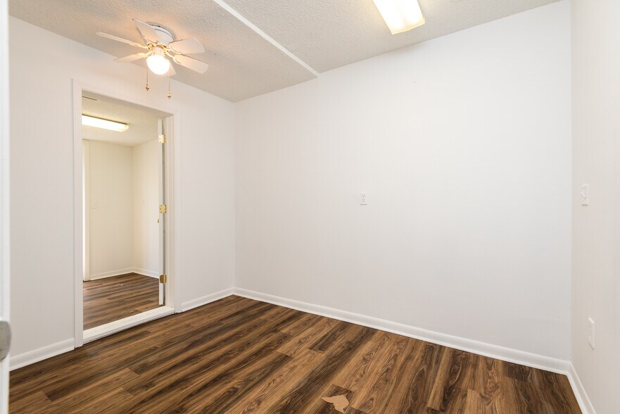 More Photos Of 800 E Melbourne Ave, Melbourne Storefront Retail Office For Lease