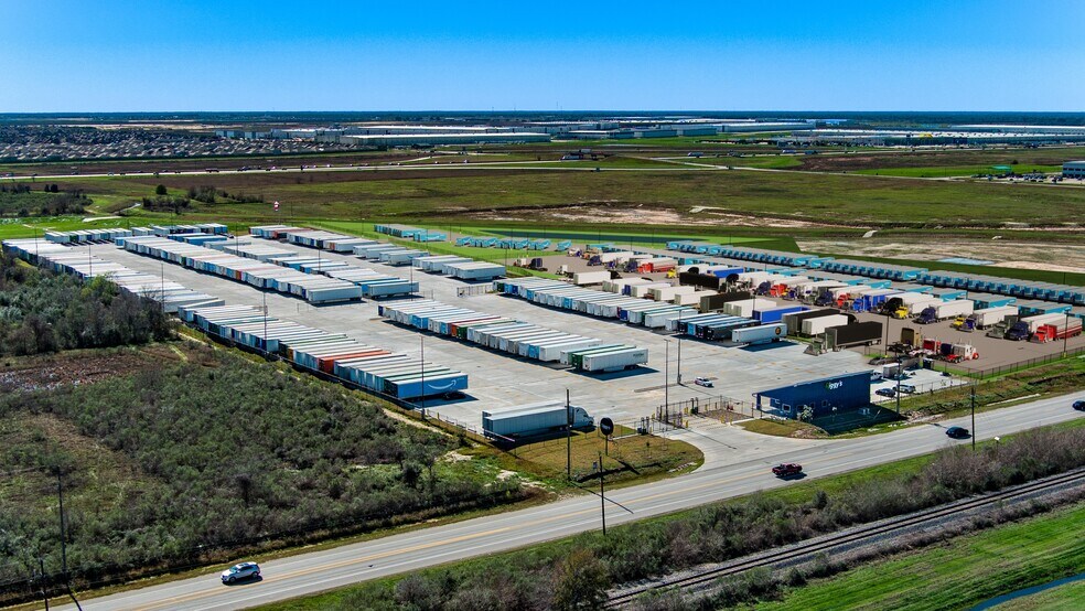 More Photos Of 30229 Highway Blvd, Katy Parking Lot For Lease