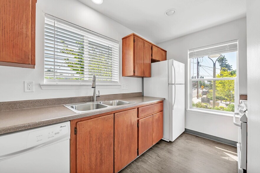 More Photos Of 1901-1943 SE 122nd Ave, Portland Apartments For Sale