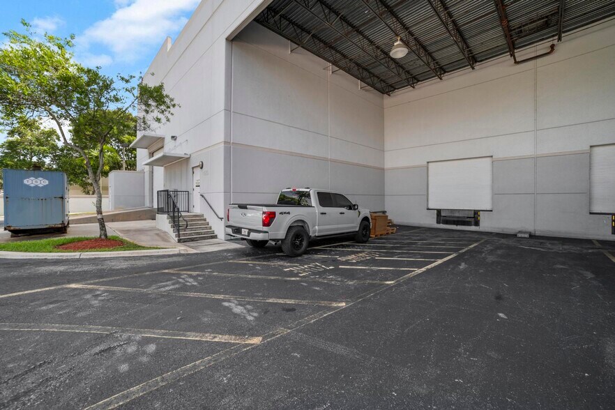 More Photos Of 4201 NW 124th Ave, Coral Springs Warehouse For Lease