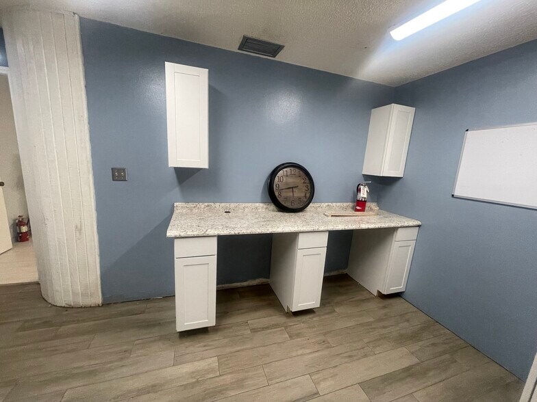 More Photos Of 10225 Ulmerton Rd, Largo Medical For Lease