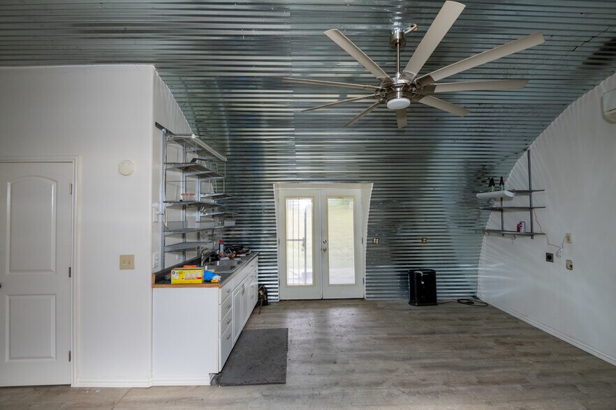 More Photos Of 1600 Roberts Cut Off Rd, Fort Worth Warehouse For Sale