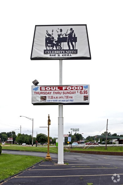 More Photos Of 4409 Woodson Rd, Saint Louis Restaurant For Sale