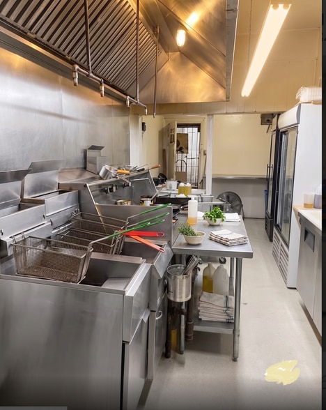 More Photos Of 3102 G St, Philadelphia Restaurant For Lease