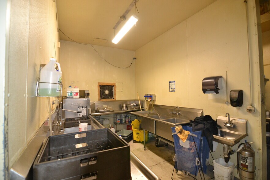 More Photos Of 121 NE 3rd St, Prineville Restaurant For Sale