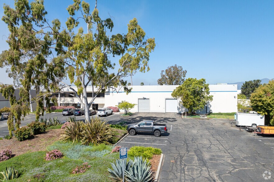 More Photos Of 1025 Cindy Ln, Carpinteria Warehouse For Sale