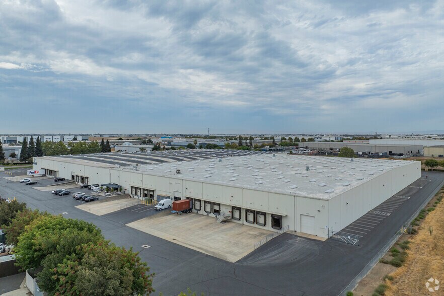 More Photos Of 2615 Boeing Way, Stockton Warehouse For Lease