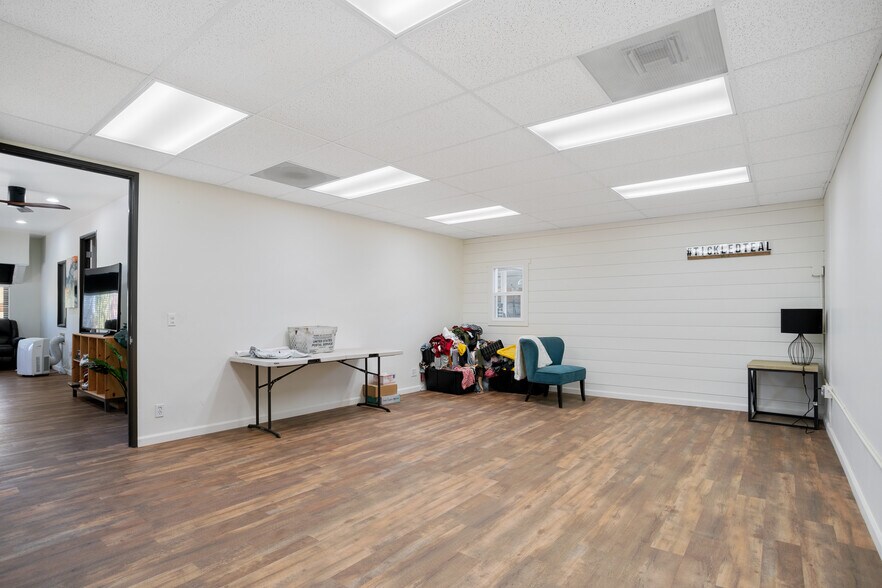 More Photos Of 6322 Ferris Sq, San Diego Research And Development For Lease