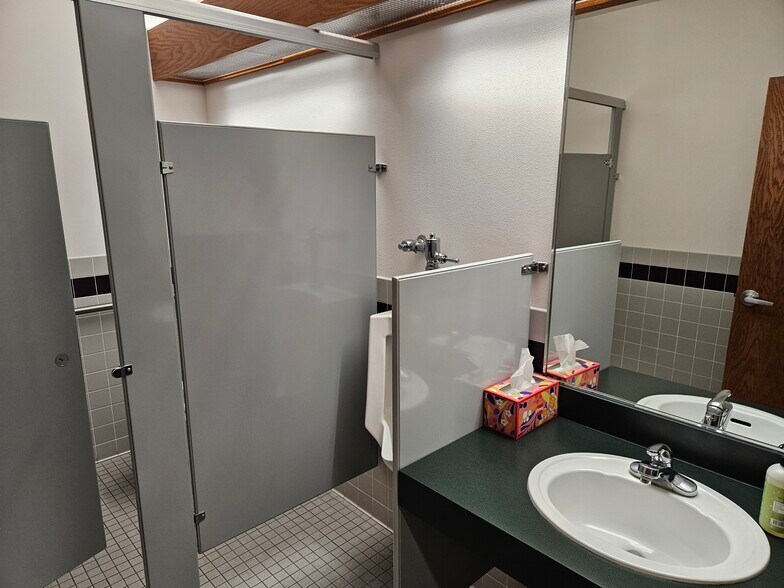 More Photos Of 1311 W Northwood Center Ct, Coeur d'Alene Medical For Sale
