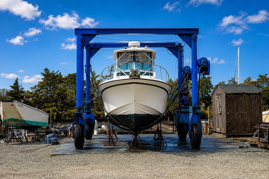 More Photos Of 470 S Green St, Tuckerton Marina For Sale