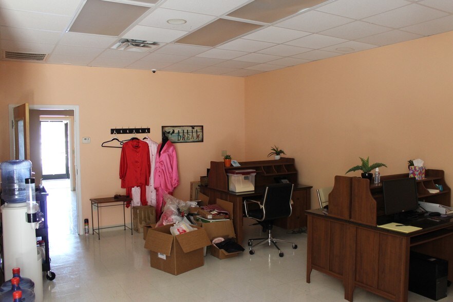 More Photos Of 1700 Boxwood Pl, Columbus Office For Lease