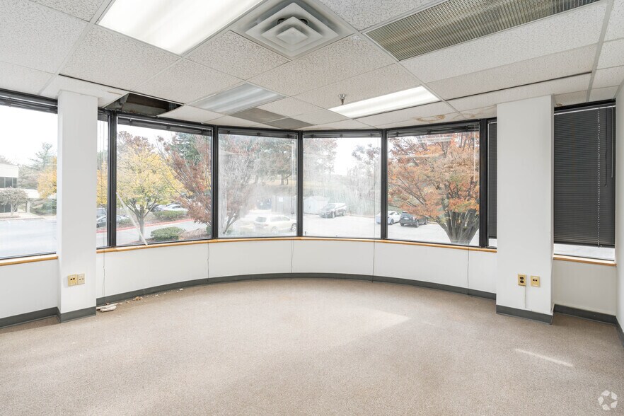 More Photos Of 8808 & 8818 Centre Park Dr, Columbia Unknown For Lease