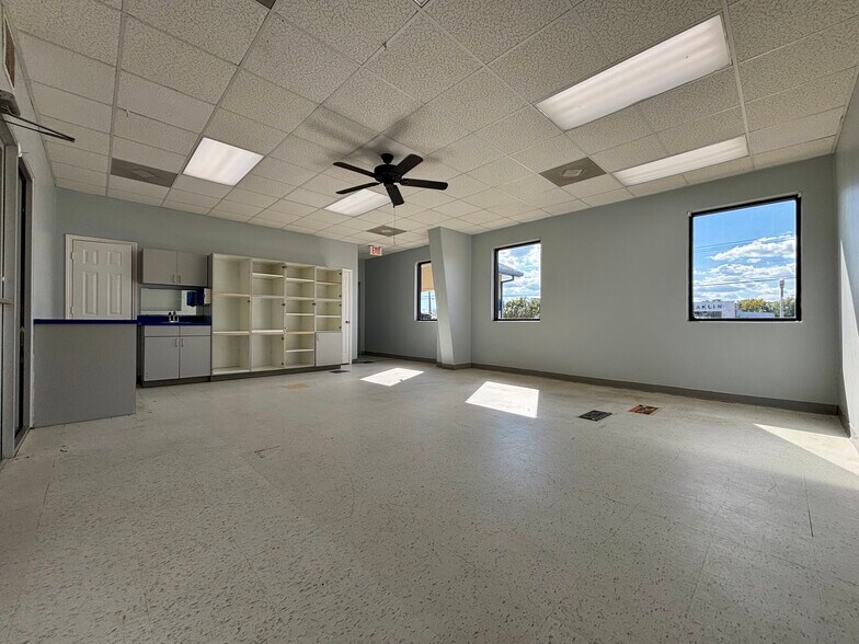 More Photos Of 1141 Brazosport Blvd N, Richwood Daycare Center For Lease