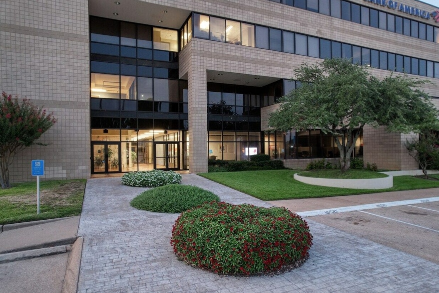 More Photos Of 3301 Golden Rd, Tyler Office For Lease