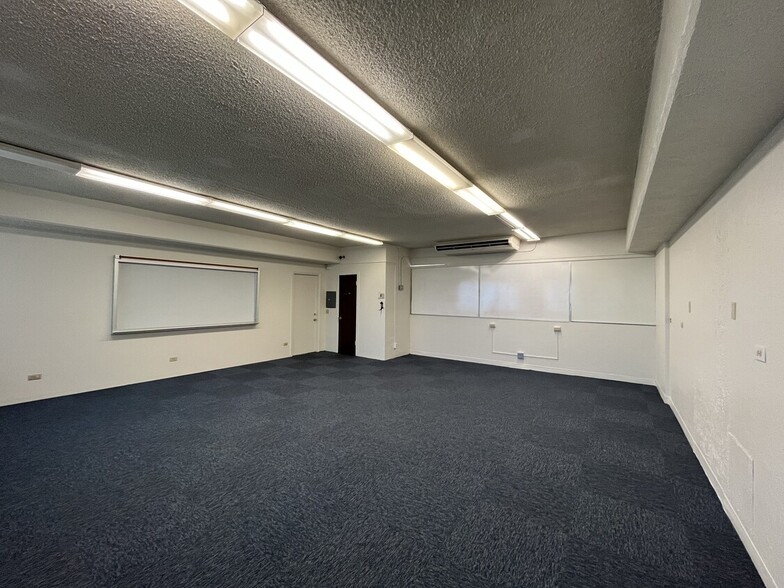 More Photos Of 931 University Ave, Honolulu General Retail For Sale