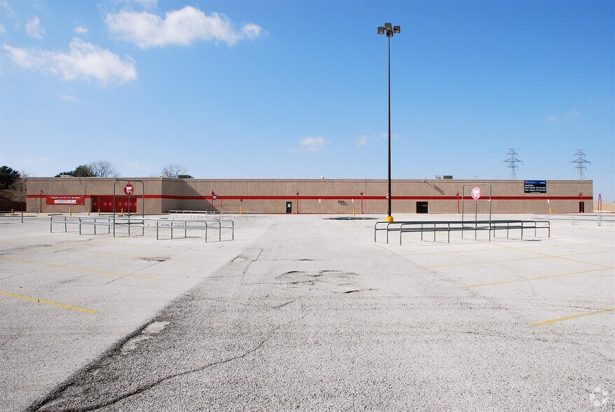 More Photos Of 2600 S Cherry Ln, Fort Worth Freestanding For Sale