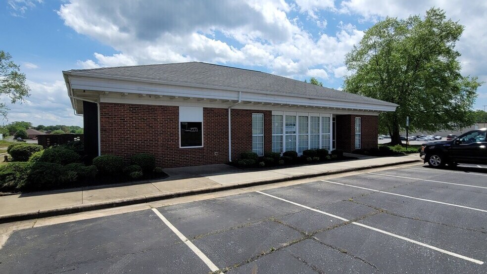 More Photos Of 1774 E Dixon Blvd, Shelby Freestanding For Lease
