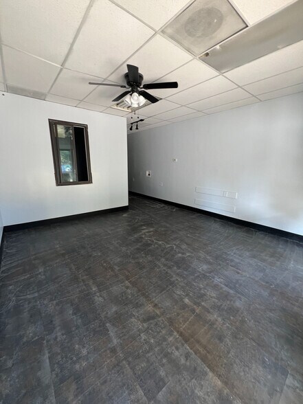 More Photos Of 5402-5412 Covington Hwy, Decatur Unknown For Lease