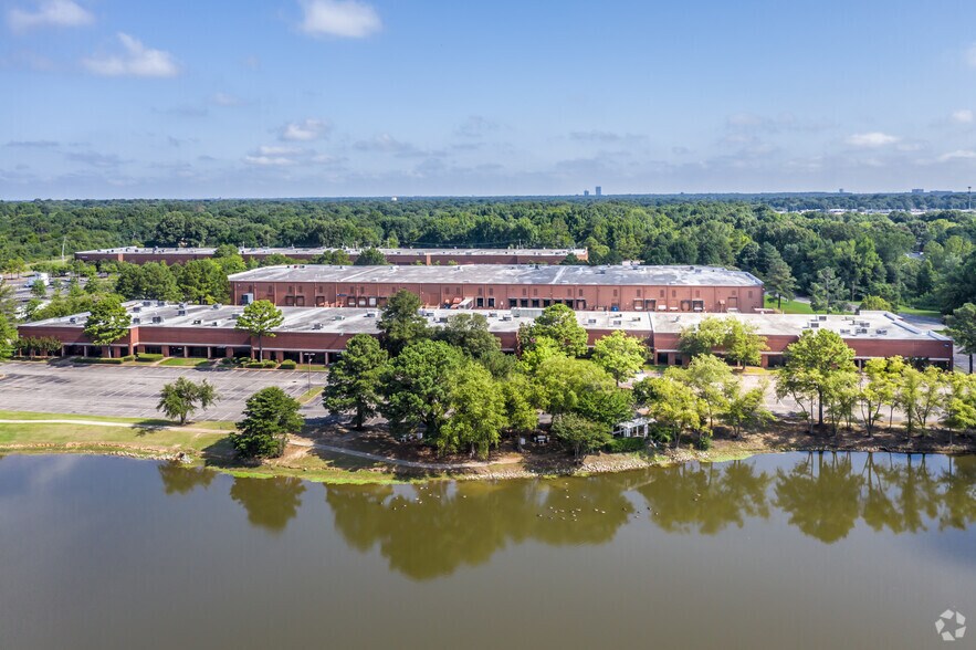 4049 Willow Lake Blvd, Memphis, TN 38118 For Lease