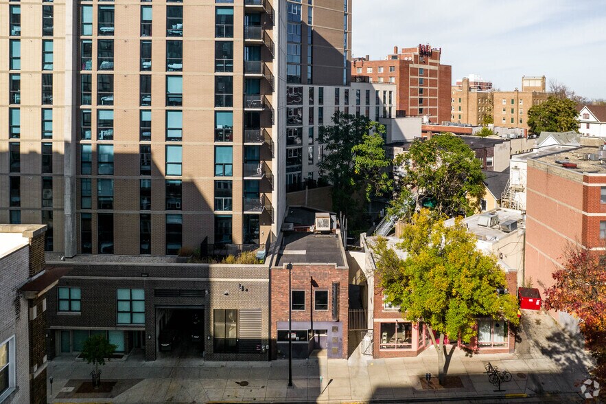 More Photos Of 430 W Gilman St, Madison Bar For Sale