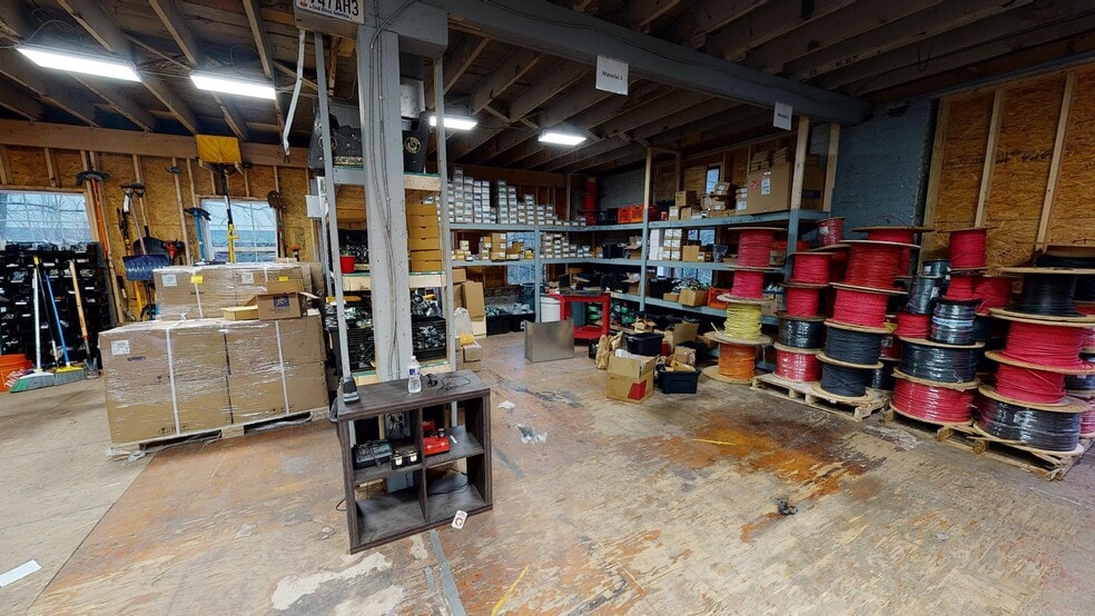 More Photos Of 3501 37th St, Mount Rainier Contractor Storage Yard For Lease