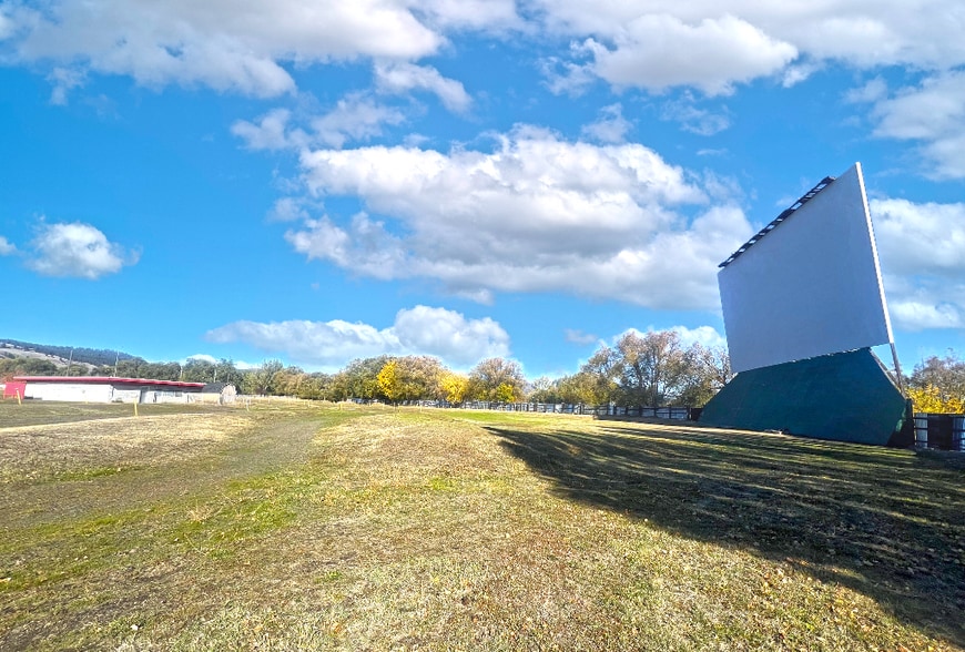 More Photos Of 404 20th St, La Grande Land For Sale