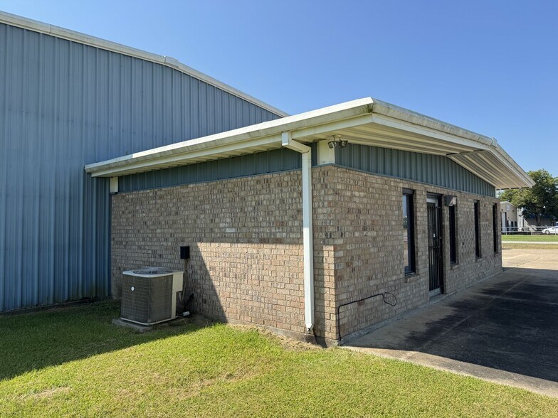 More Photos Of 6233 Industrial Rd, Beaumont Industrial For Lease