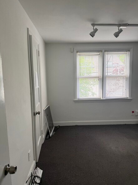 More Photos Of 728 E Haverford Rd, Bryn Mawr Office For Lease