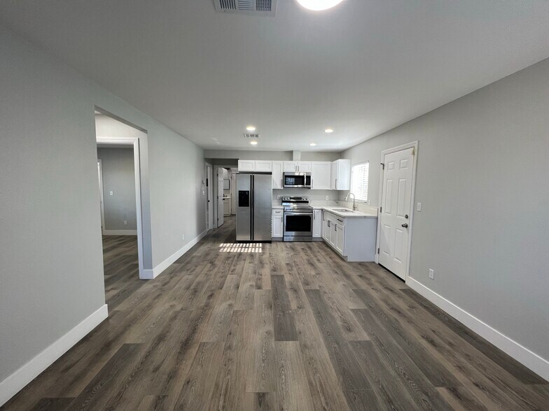 More Photos Of 3662 Park St, Las Vegas Industrial For Sale