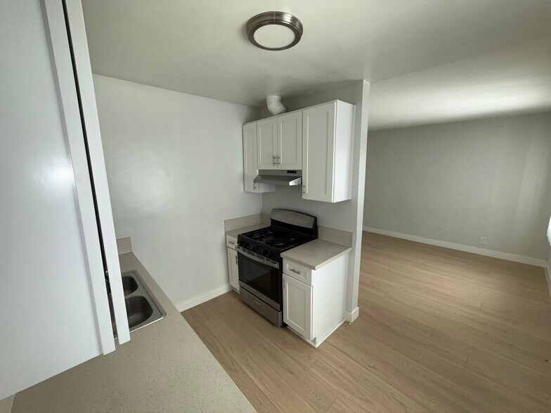 More Photos Of 627 Coronado Ter, Los Angeles Apartments For Sale