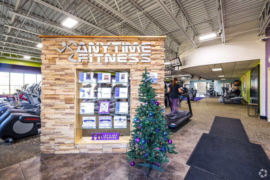 More Photos Of W175N11162 Stonewood Dr, Germantown Health Club For Lease