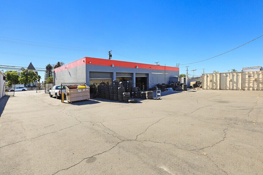 More Photos Of 960 W Holt Blvd, Ontario Freestanding For Lease