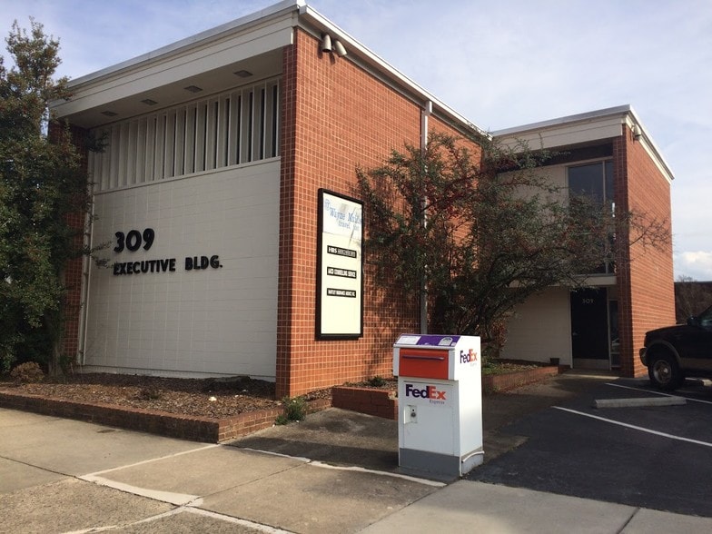 More Photos Of 309 N Main St, Salisbury Office Residential For Sale