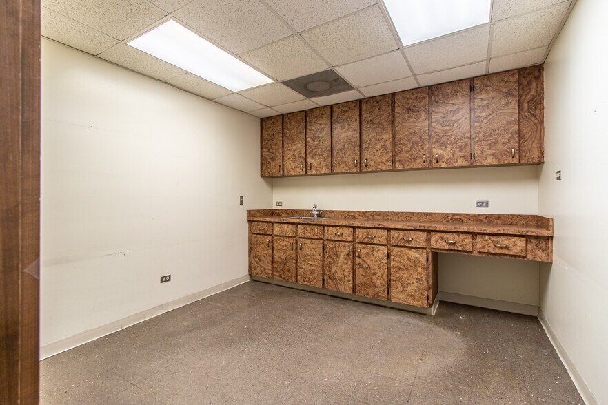 More Photos Of 398 Hart Street, Monroe Medical For Lease