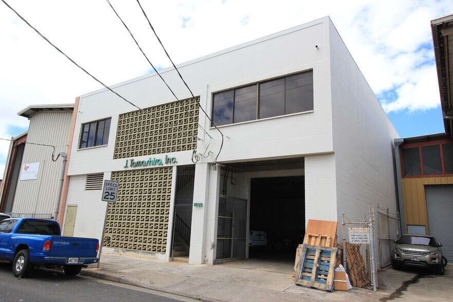 More Photos Of 1628 Democrat St, Honolulu Warehouse For Sale