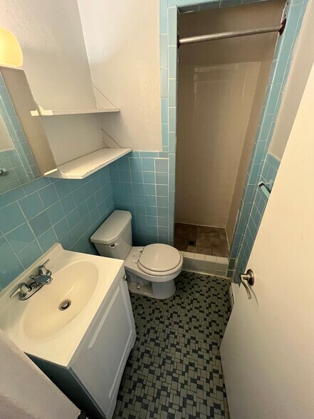 More Photos Of 1128 Spruce St, Philadelphia Multifamily For Sale