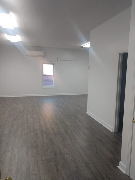 More Photos Of 8135 Walnut Grove Rd, Cordova Office For Lease