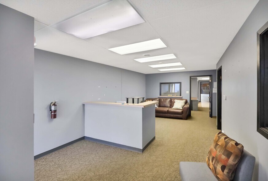 More Photos Of 1717-5765 NE 58th Ave, Des Moines Industrial For Sale