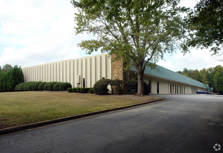 More Photos Of 5360 Snapfinger Woods Dr, Decatur Distribution For Lease