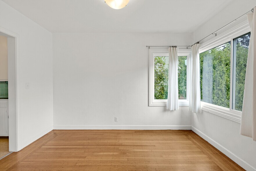 More Photos Of 476 42nd St, Oakland Apartments For Sale