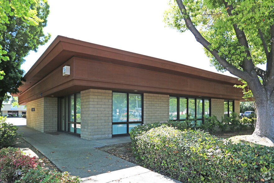 Primary Photo Of 3199 M St, Merced Office For Lease