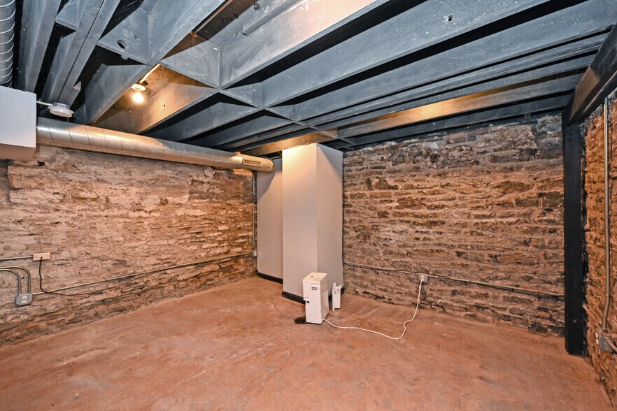 More Photos Of 226 E Clifton Ave, Cincinnati Apartments For Sale